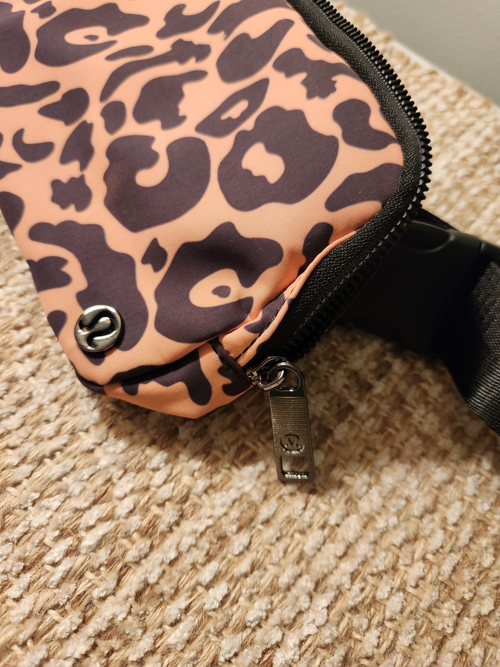 lululemon athletica Leopard Everywhere Belt Bag - Picture 3 of 4